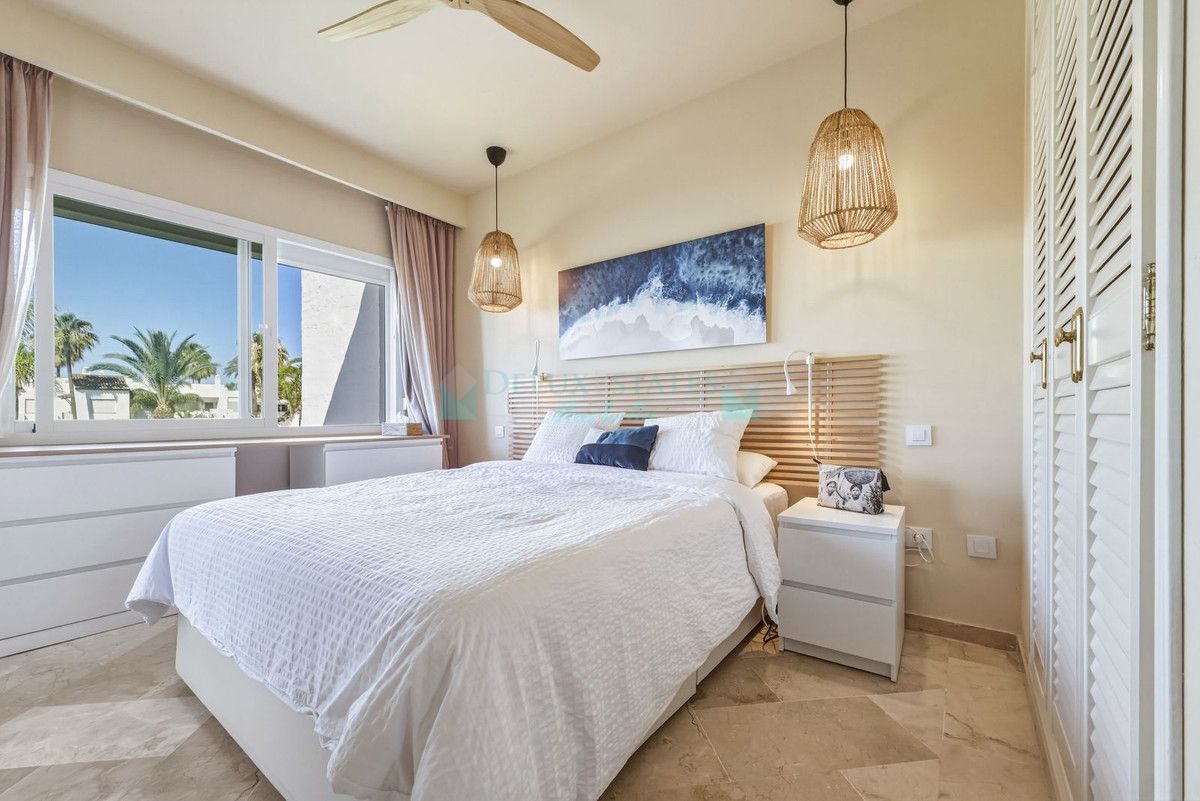 Penthouse for sale in Costalita, Estepona