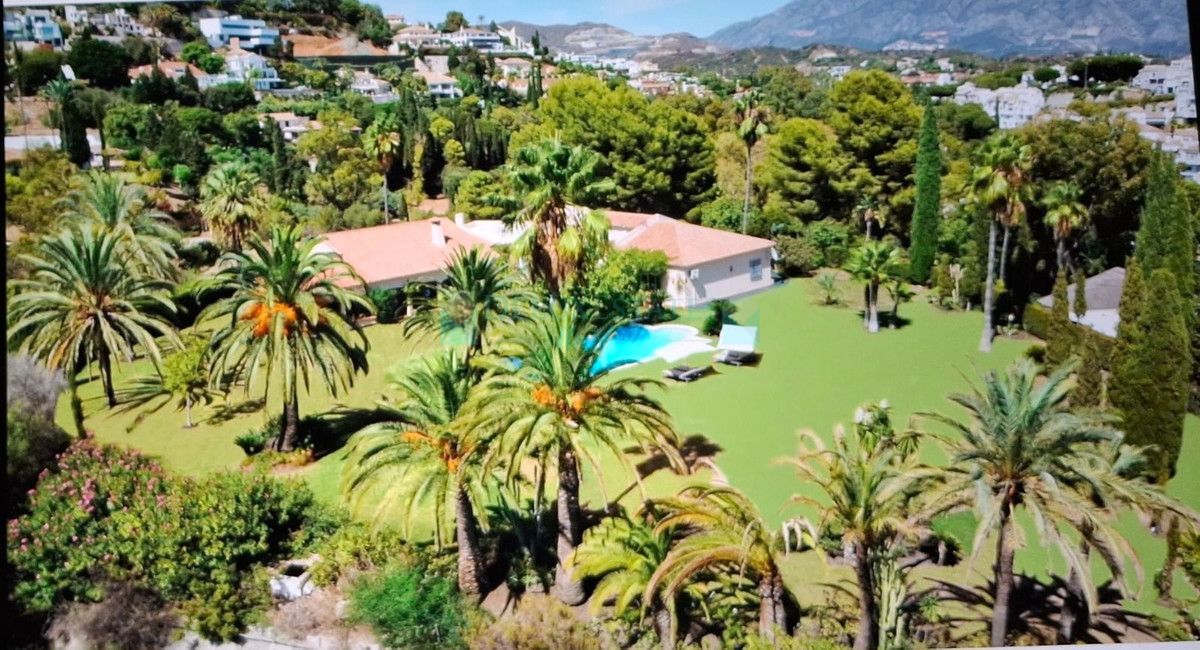 Villa en venta en Benahavis
