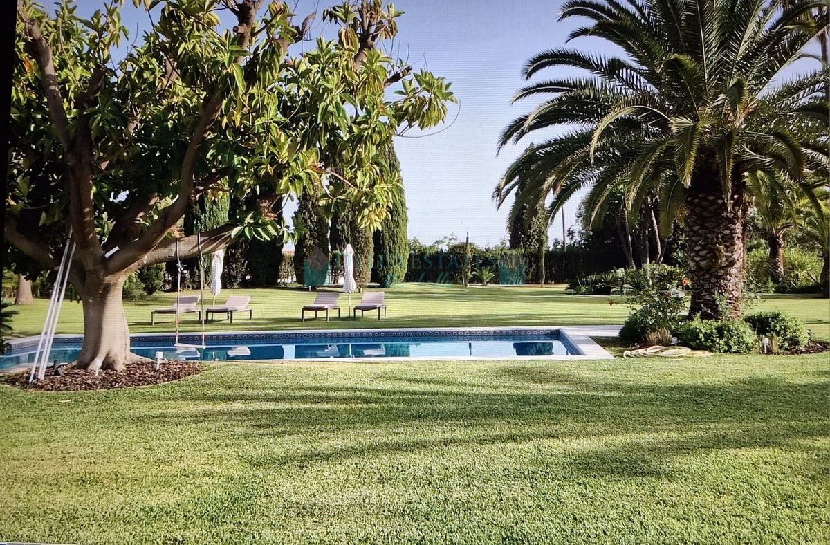 Villa en venta en Benahavis