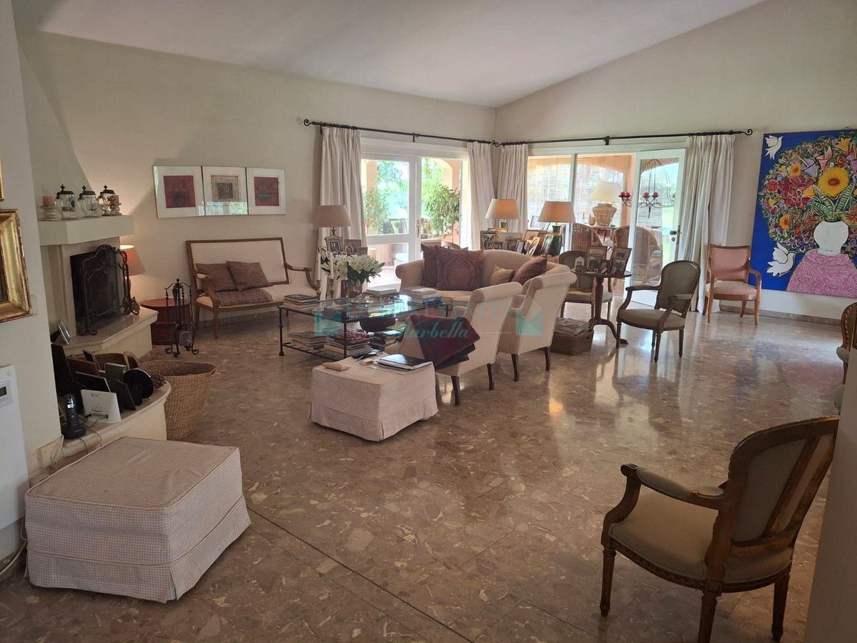 Villa en venta en Benahavis