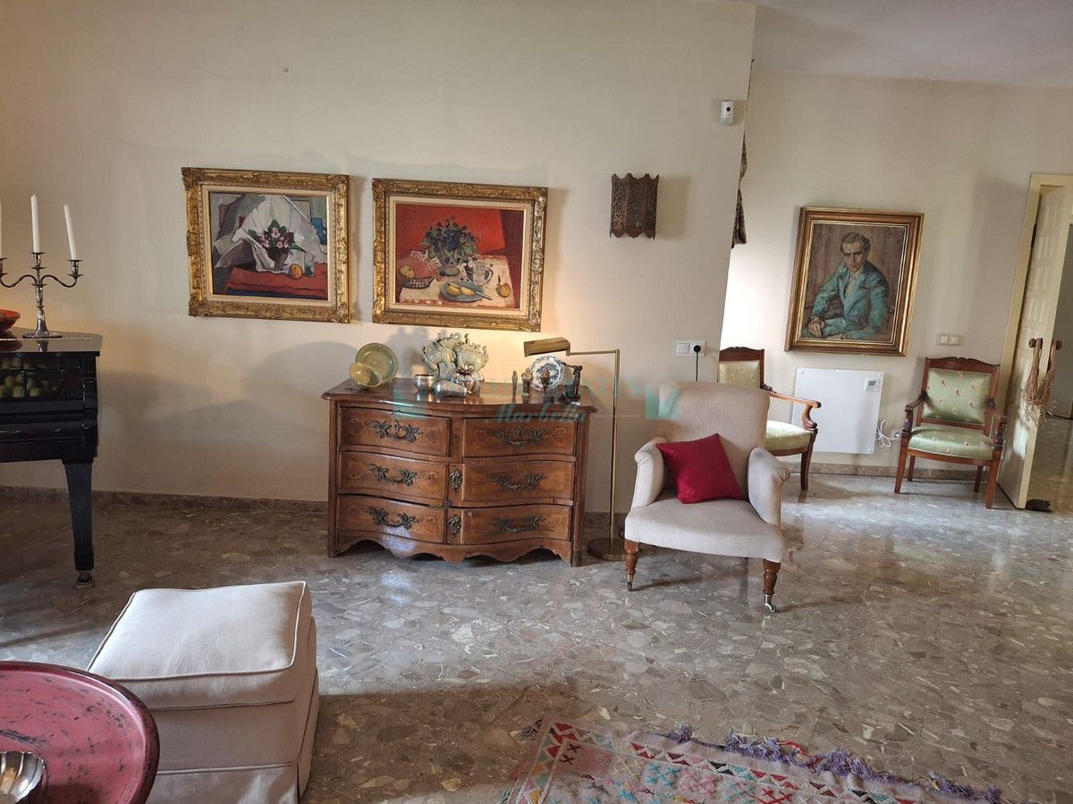 Villa en venta en Benahavis