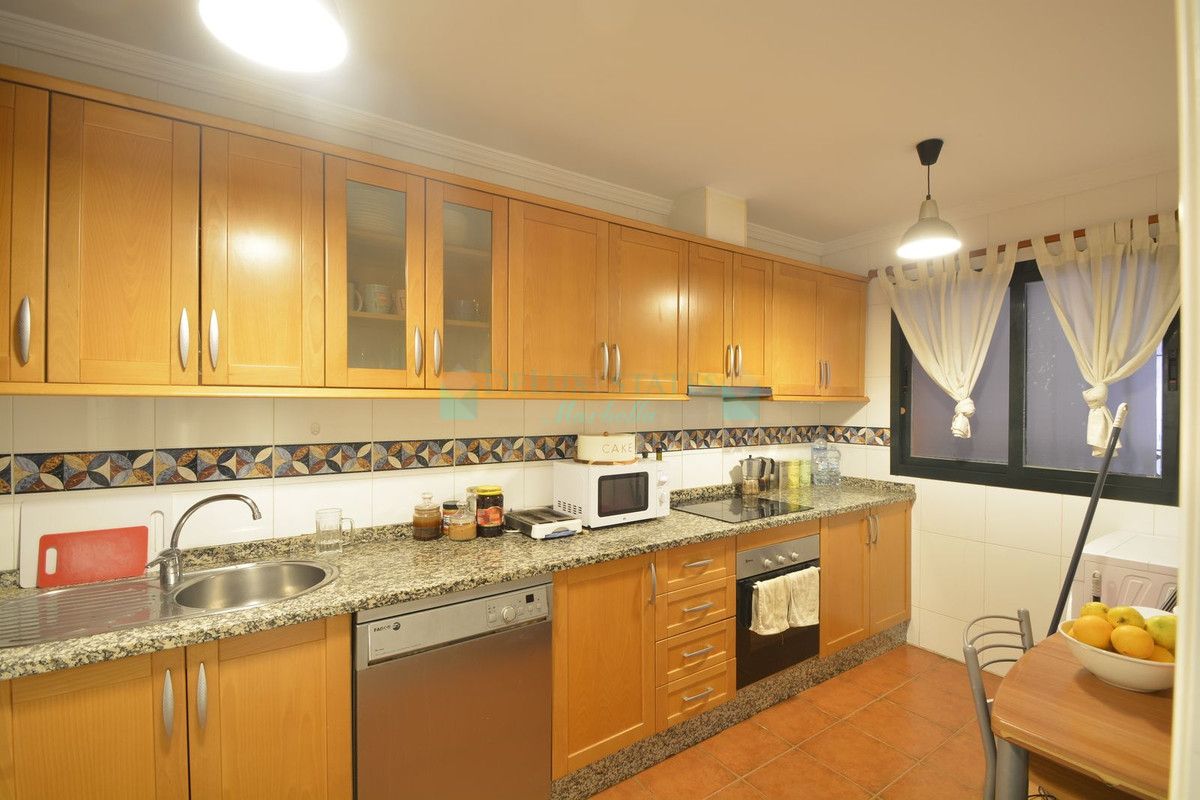 Ground Floor Apartment for sale in Elviria, Marbella East