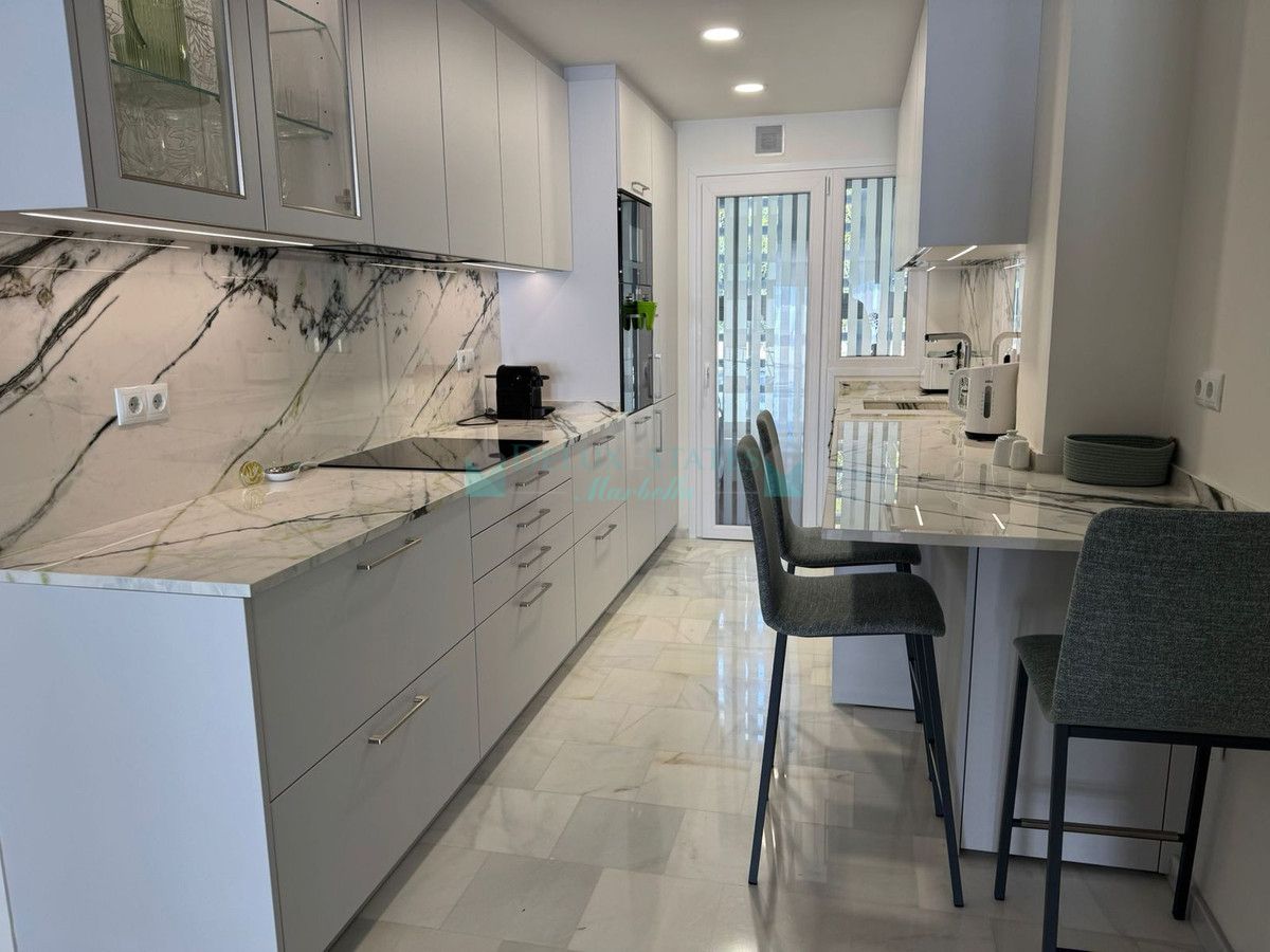 Apartamento en alquiler en Estepona