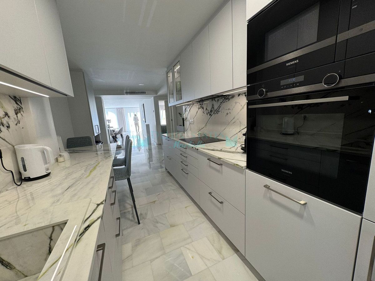 Apartamento en alquiler en Estepona