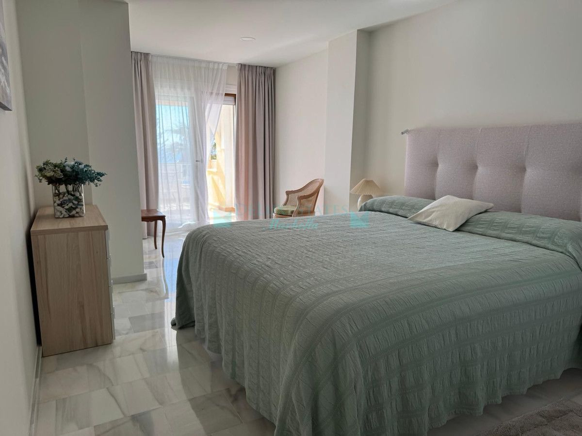 Apartamento en alquiler en Estepona