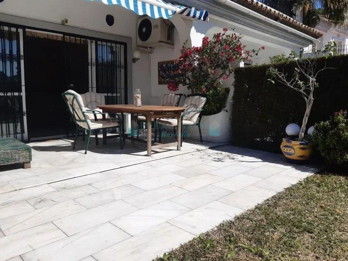 Town House for sale in Cabopino, Marbella East