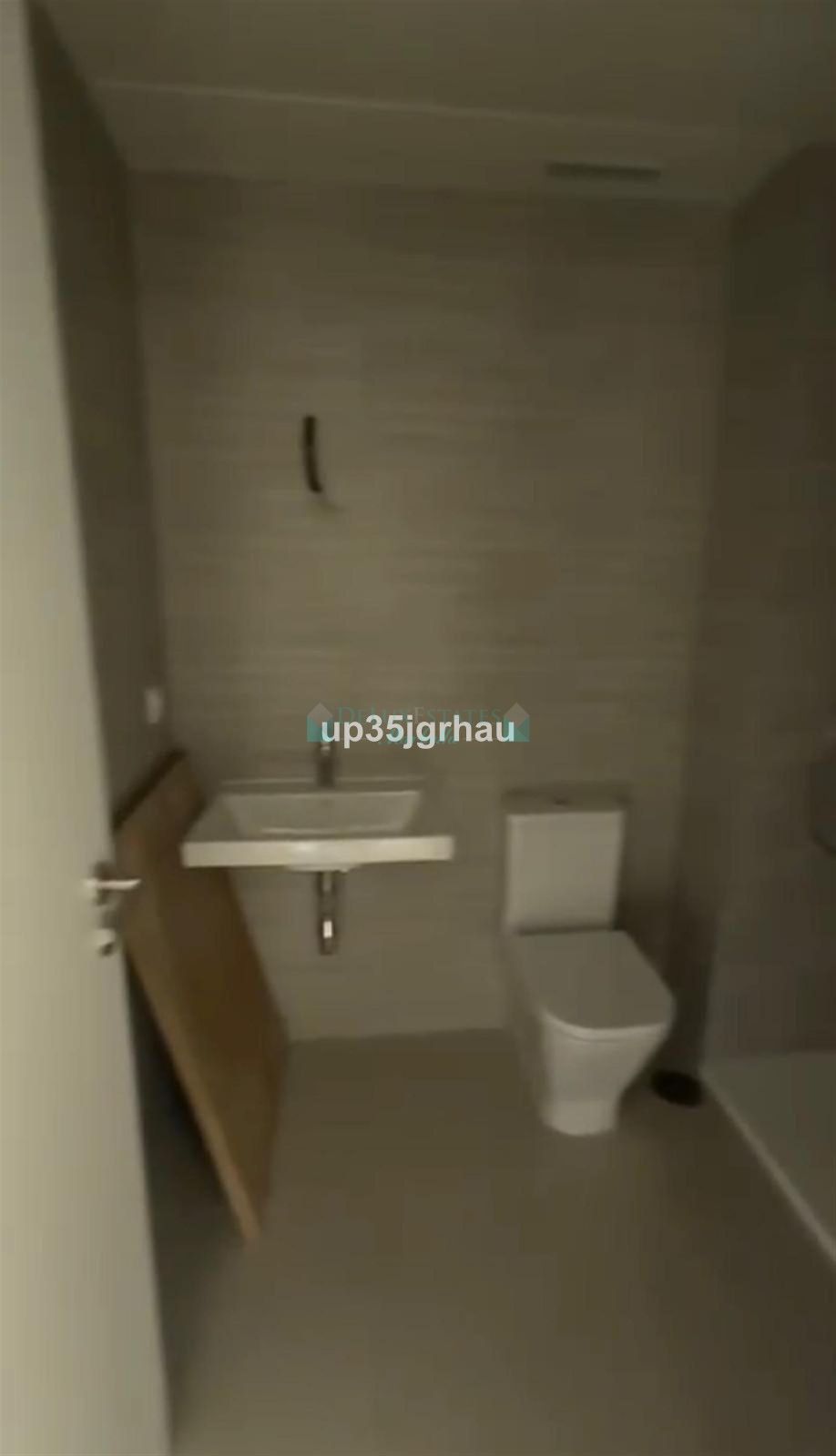 Apartment for sale in Estepona