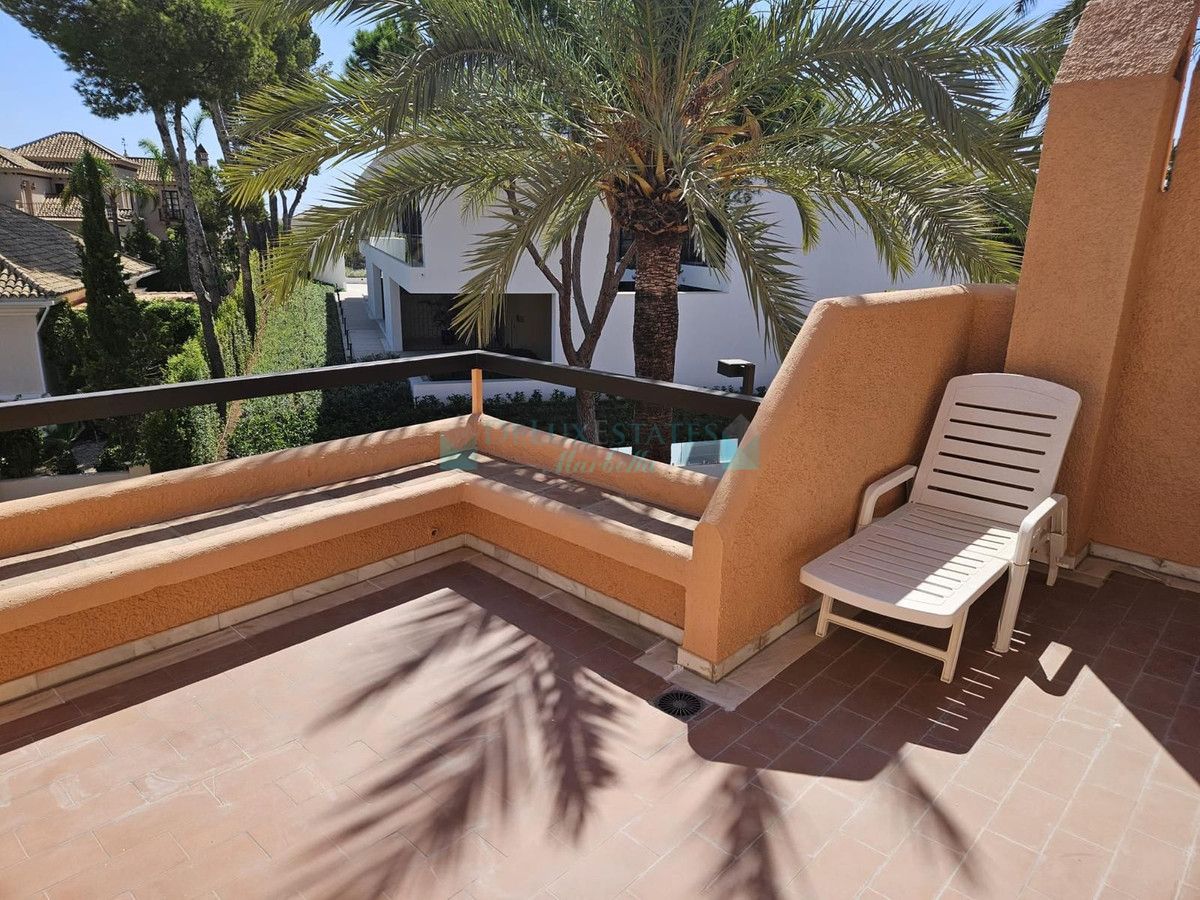 Town House for sale in Atalaya, Estepona