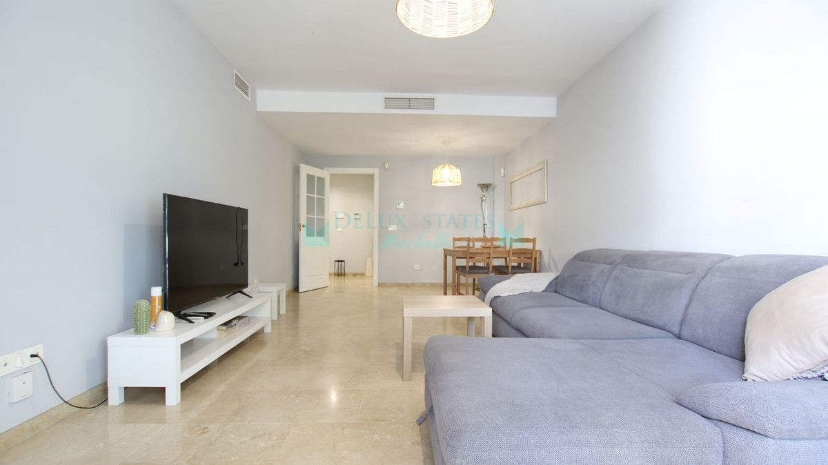 Apartment for rent in Rio Real, Marbella East