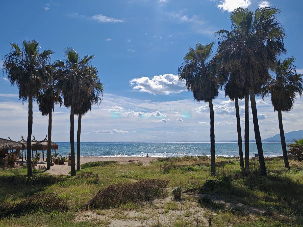 Apartment for rent in Rio Real, Marbella East