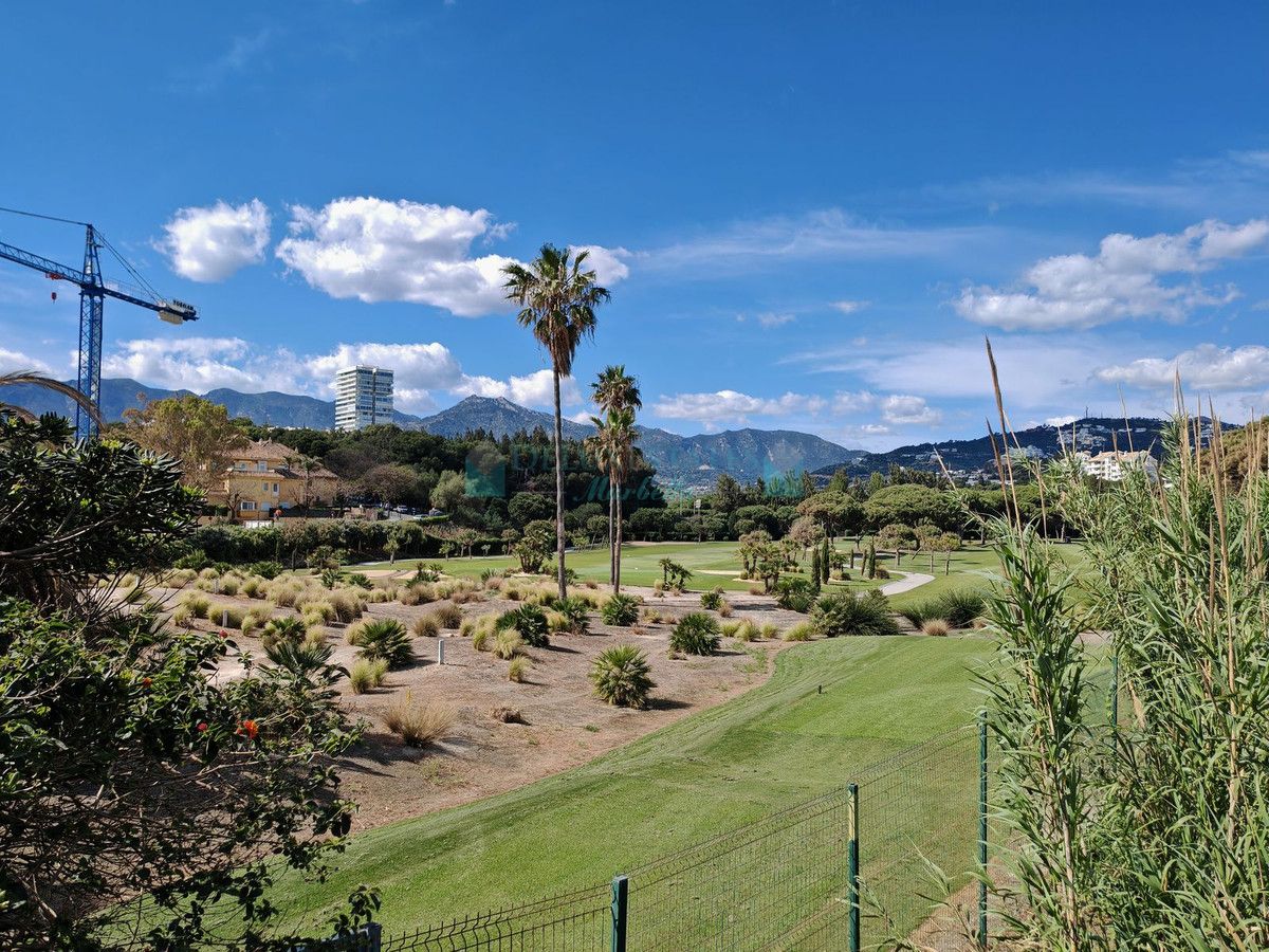 Apartment for rent in Rio Real, Marbella East