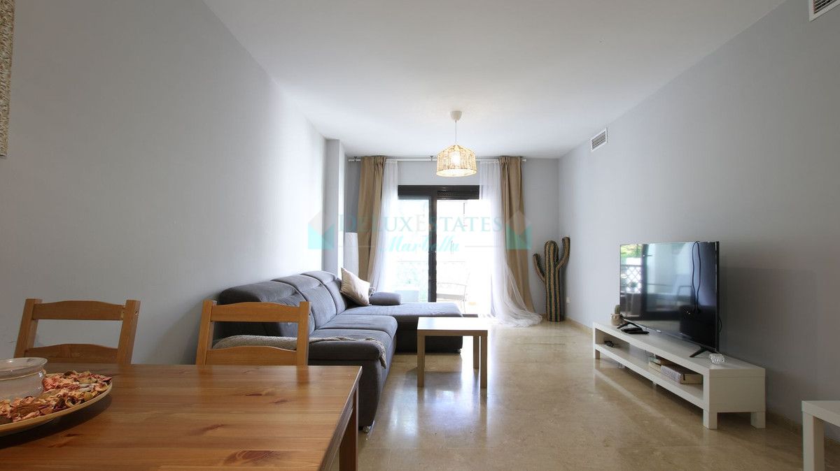 Apartment for rent in Rio Real, Marbella East