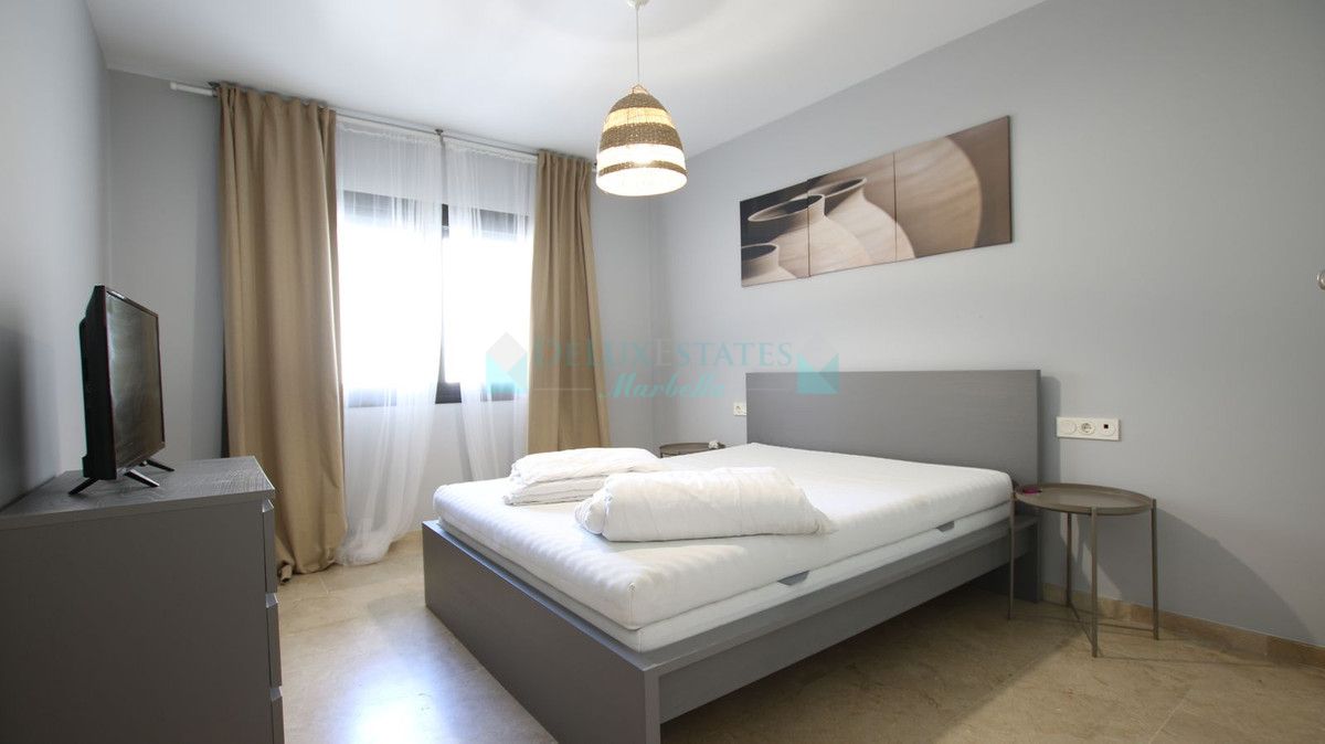 Apartment for rent in Rio Real, Marbella East