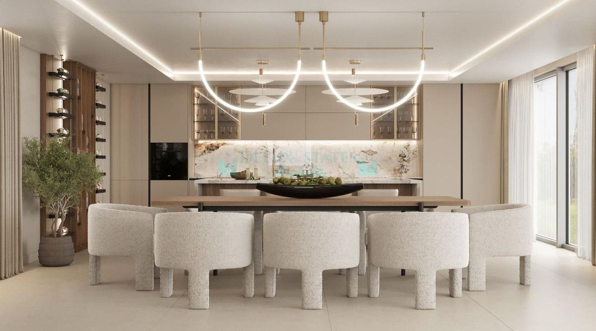 Villa en venta en Elviria, Marbella Este