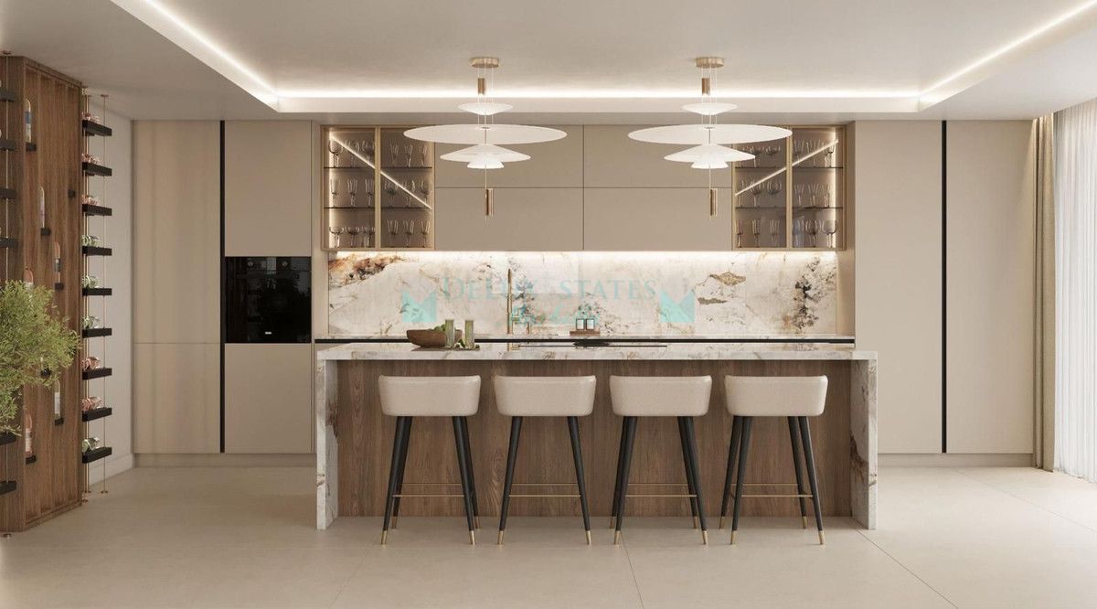 Villa en venta en Elviria, Marbella Este