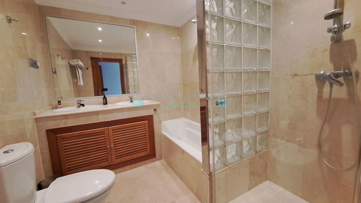 Apartment for sale in Nueva Andalucia