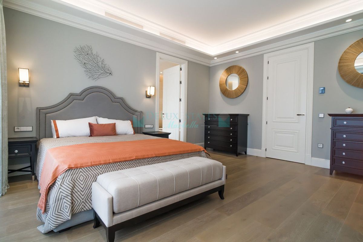 Villa for sale in Los Flamingos, Benahavis