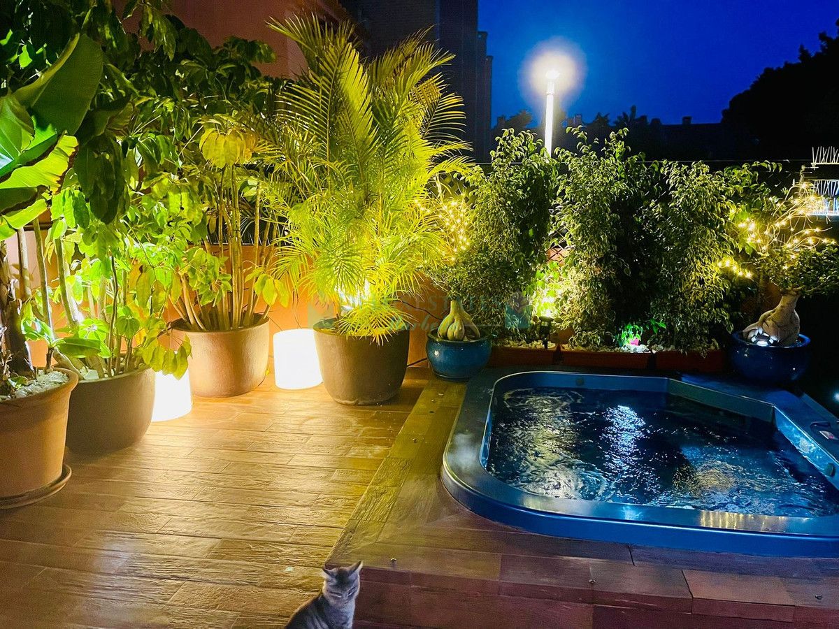 Adosado en venta en Bahia de Marbella, Marbella Este
