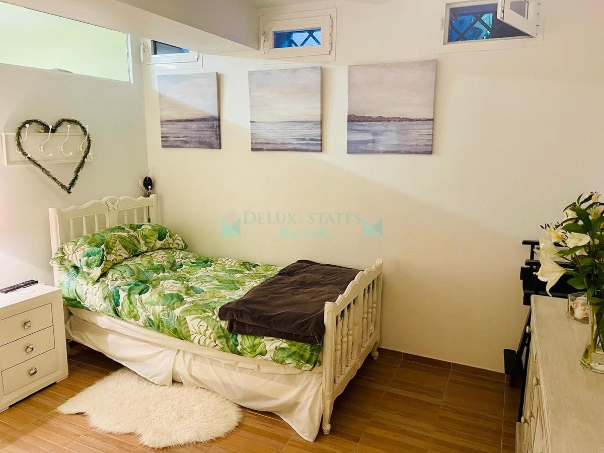 Adosado en venta en Bahia de Marbella, Marbella Este