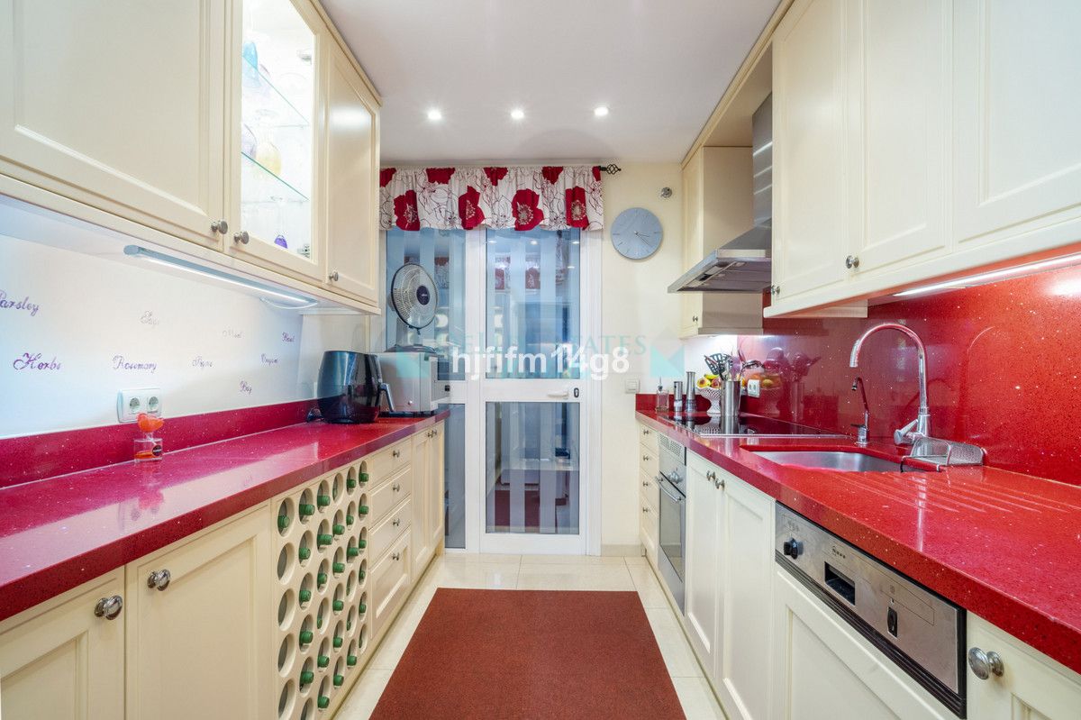 Ground Floor Apartment for sale in Marbella - Puerto Banus