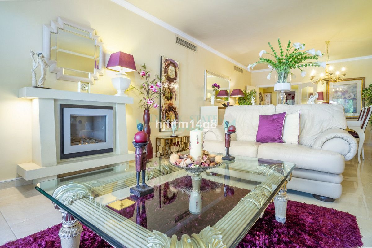 Ground Floor Apartment for sale in Marbella - Puerto Banus