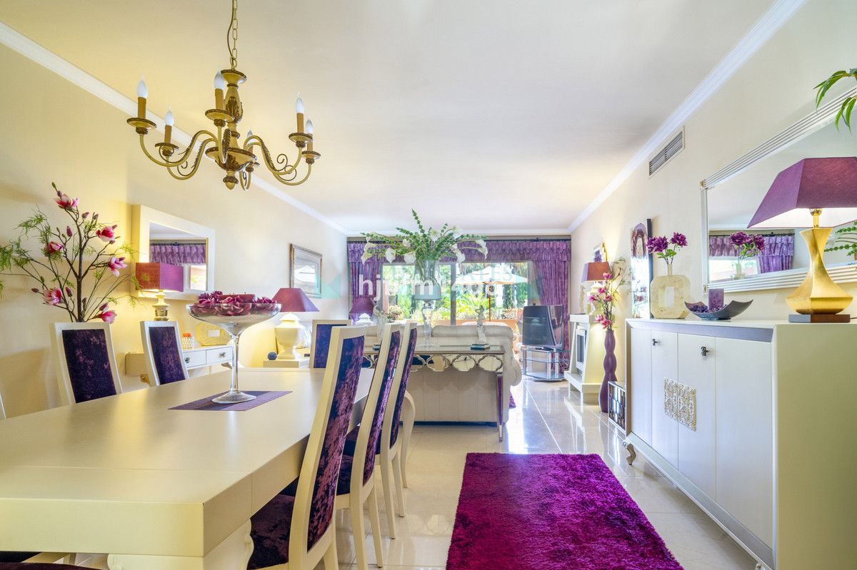 Ground Floor Apartment for sale in Marbella - Puerto Banus