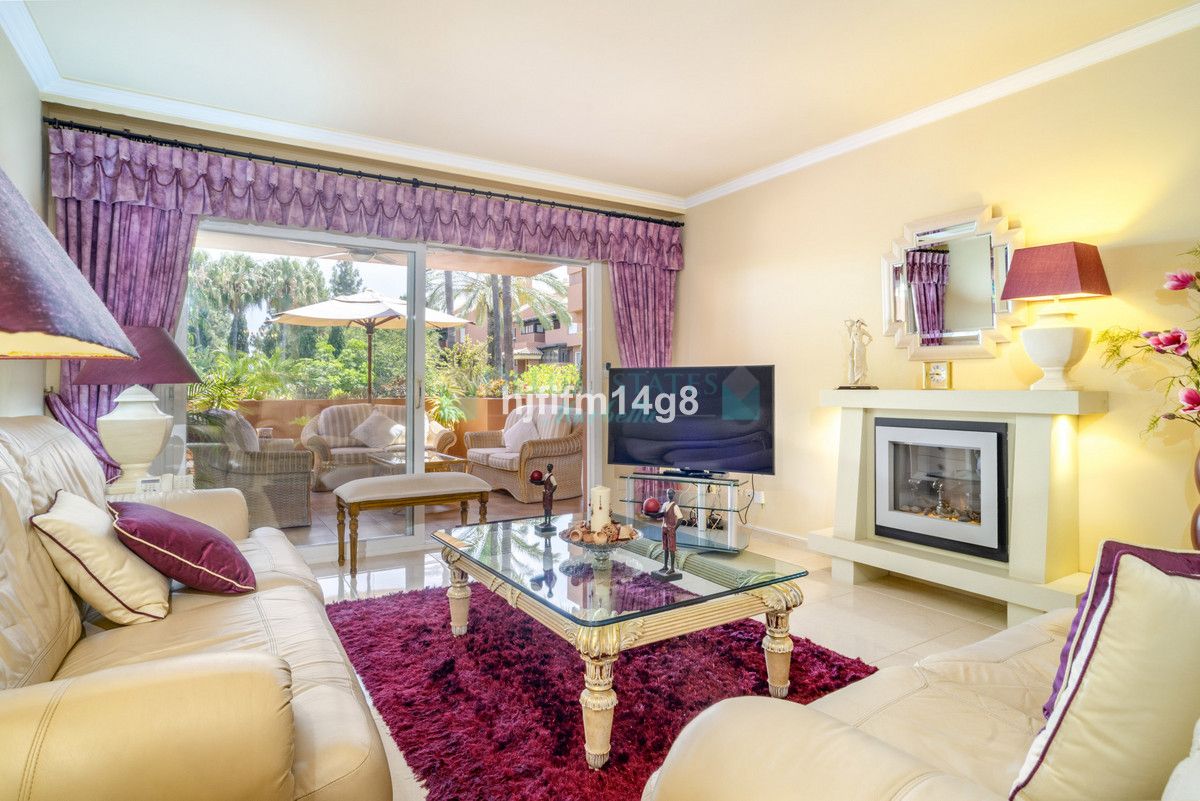 Ground Floor Apartment for sale in Marbella - Puerto Banus