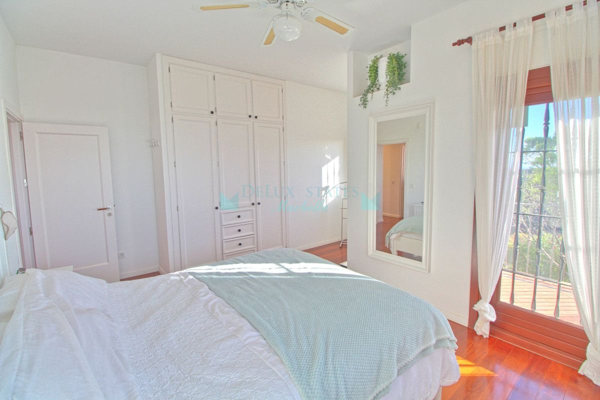 Finca for sale in Estepona