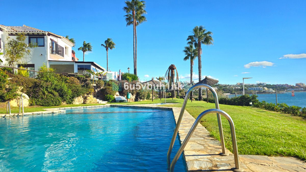 Town House for sale in Estepona
