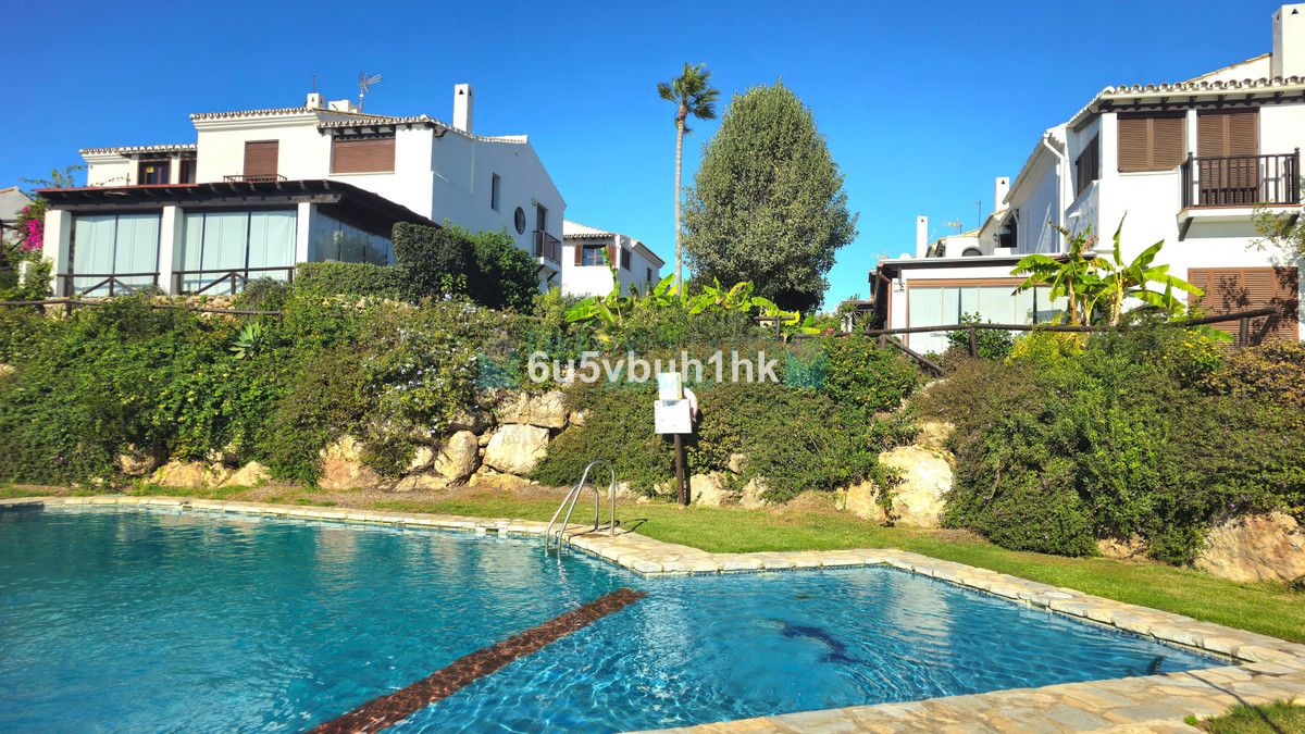 Town House for sale in Estepona