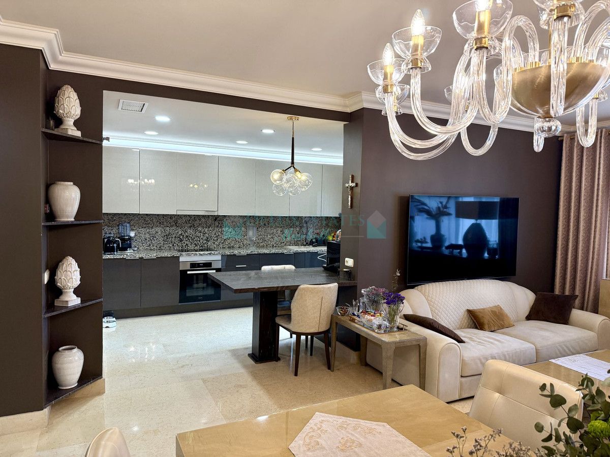 Ground Floor Apartment for sale in Benahavis