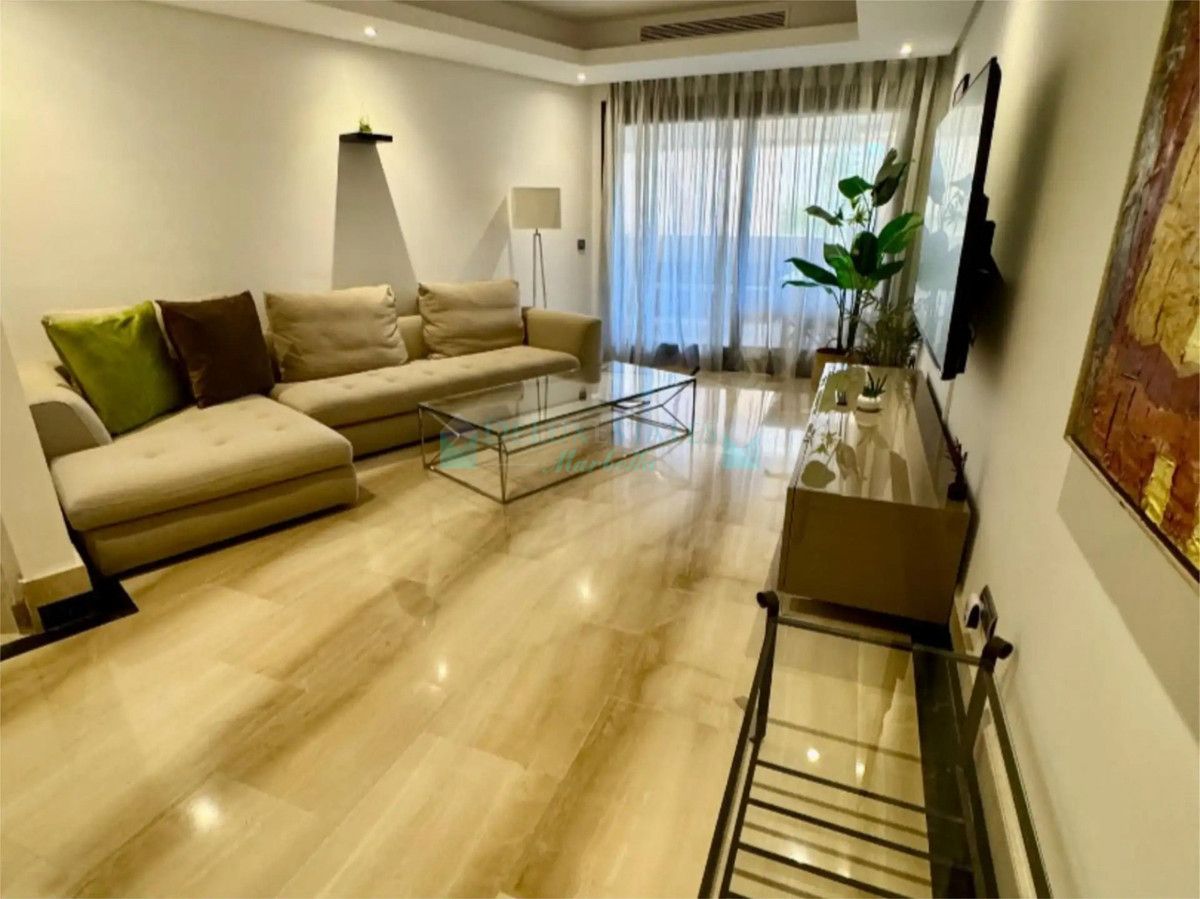 Apartment for sale in Estepona