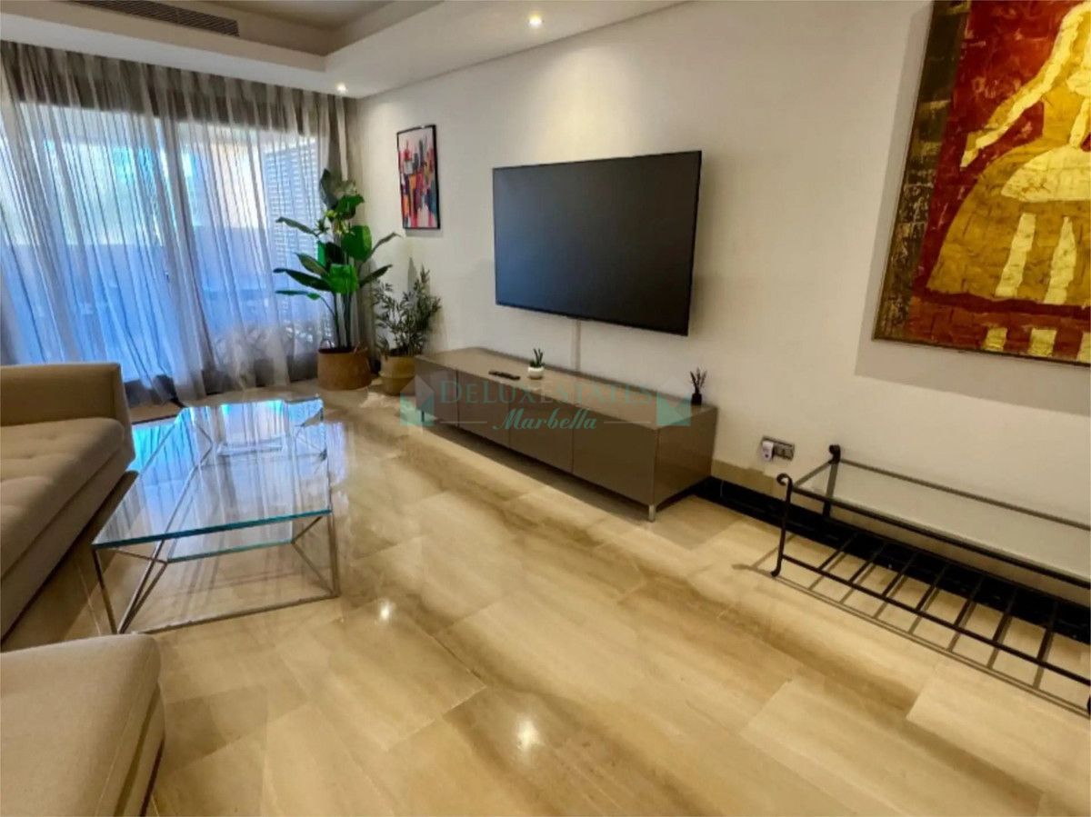 Apartment for sale in Estepona