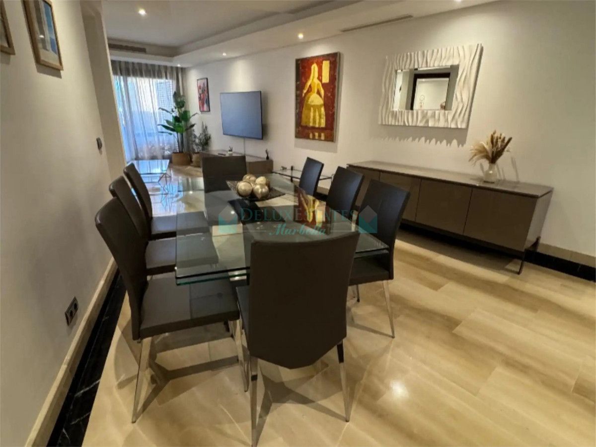 Apartment for sale in Estepona