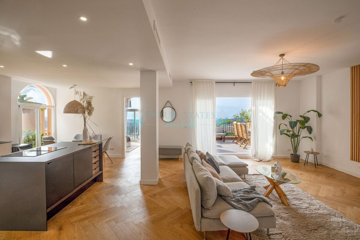 Penthouse for sale in Nueva Andalucia