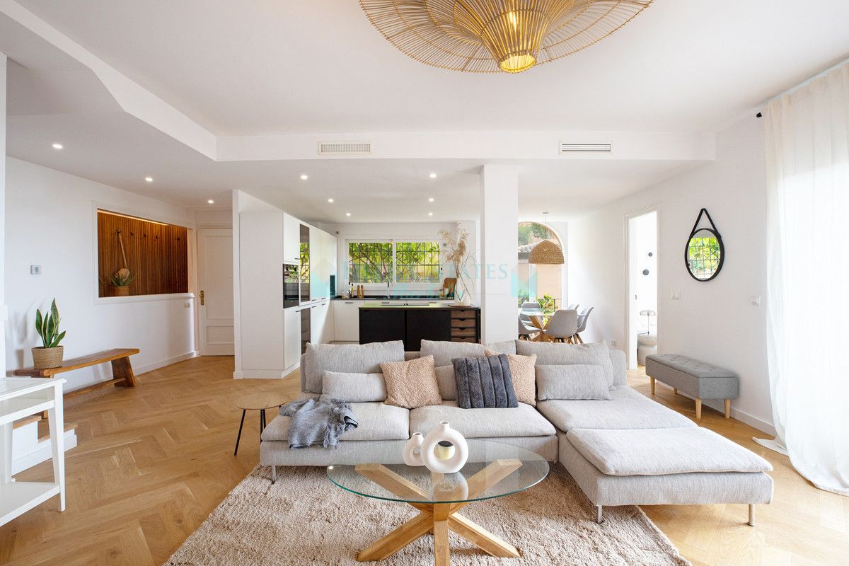 Penthouse for sale in Nueva Andalucia