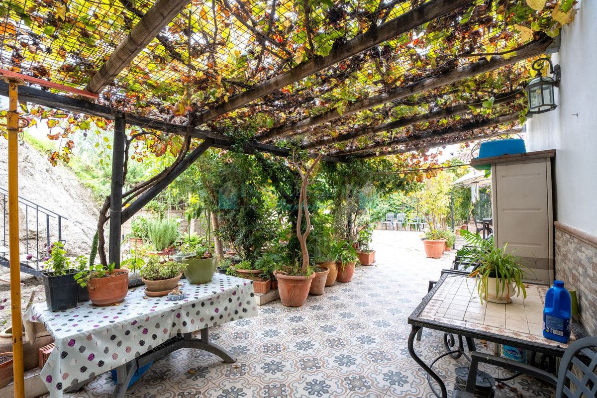 Semi Detached Villa for sale in Estepona