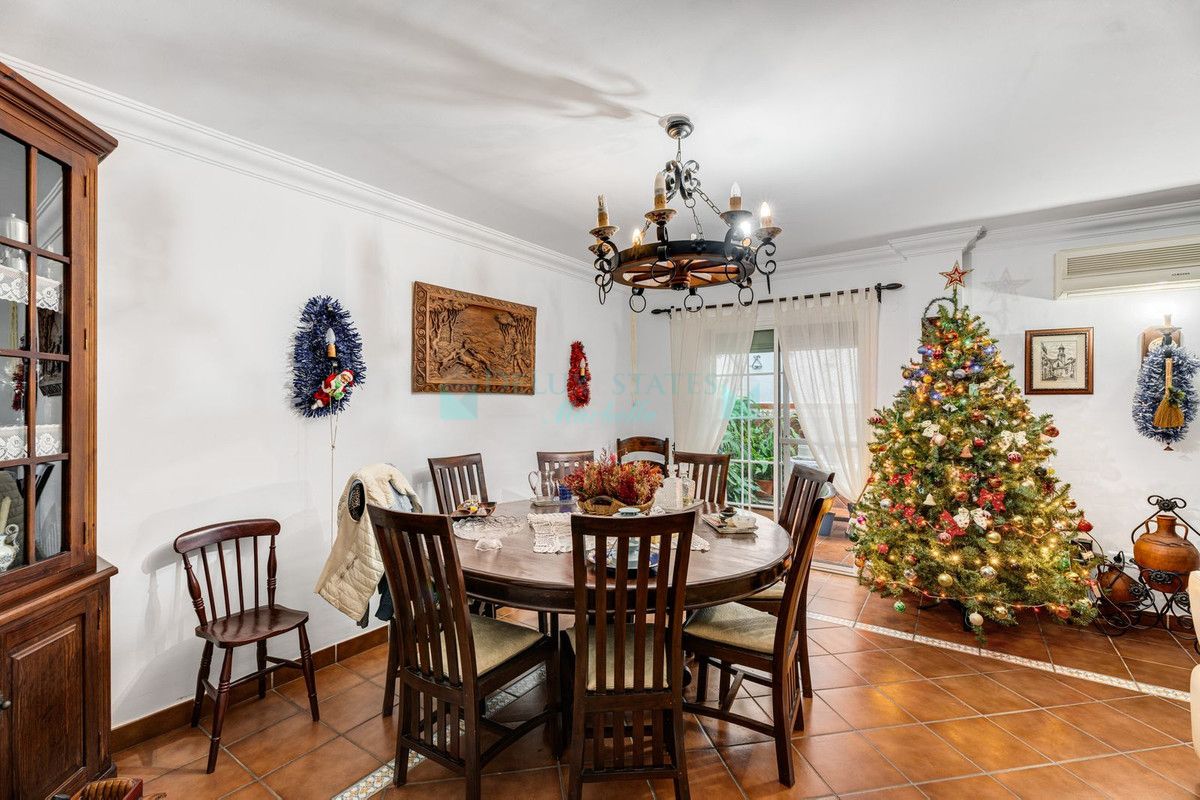 Semi Detached Villa for sale in Estepona