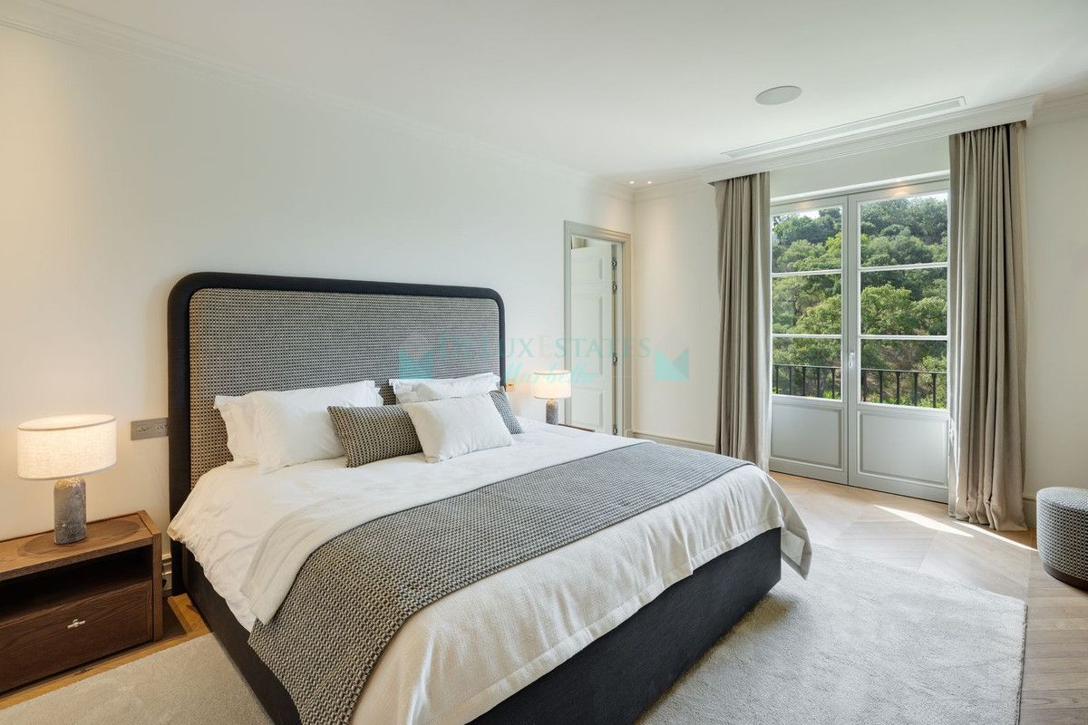 Villa for sale in Benahavis