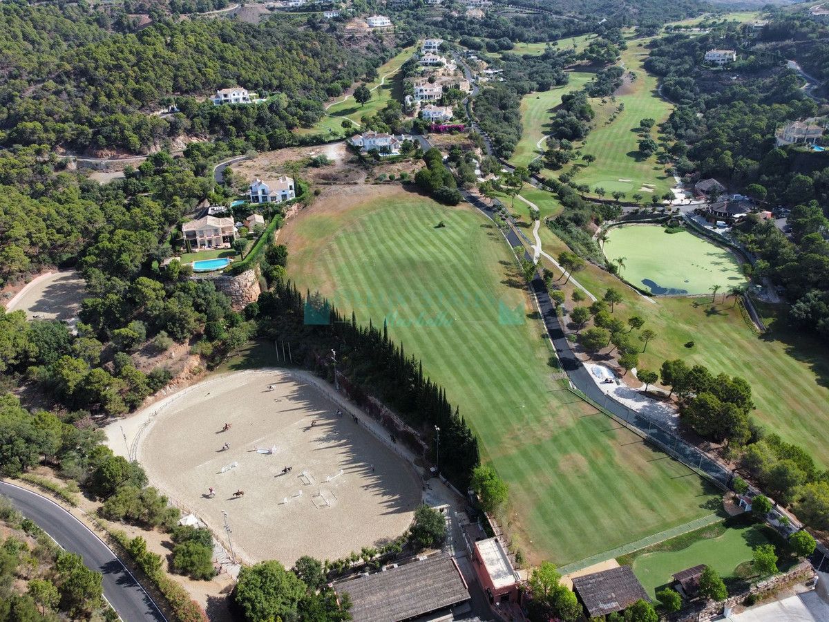 Villa for sale in Benahavis