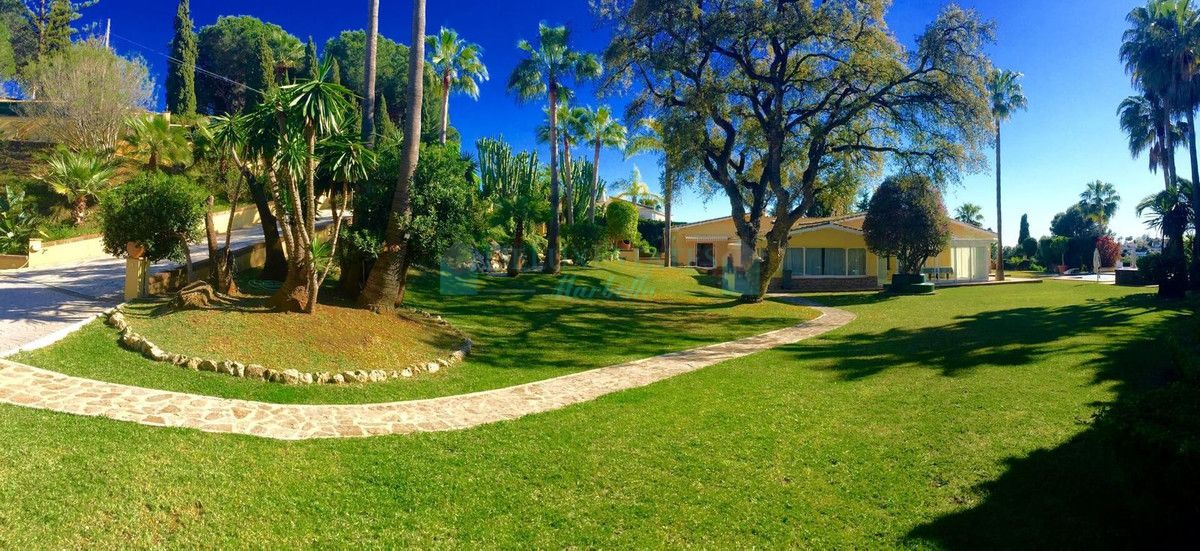 Villa for sale in Elviria, Marbella East