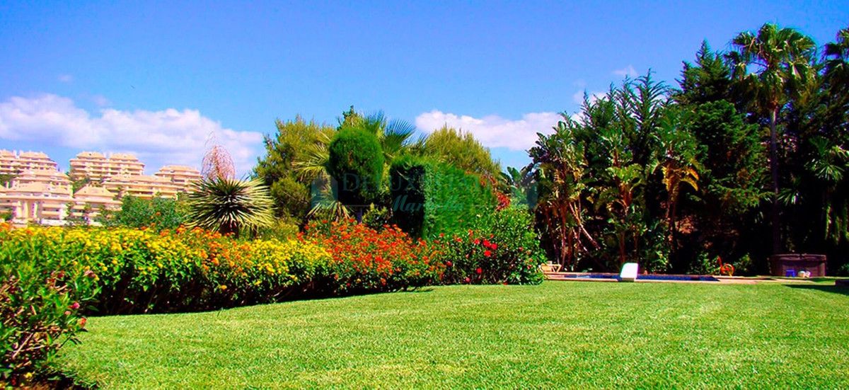 Villa for sale in Elviria, Marbella East