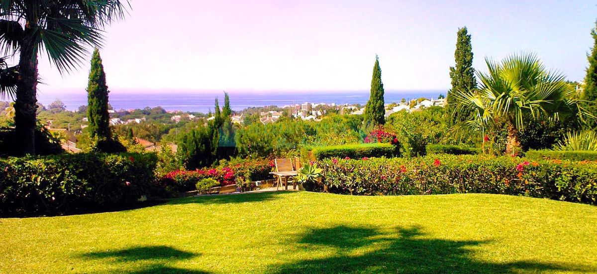 Villa for sale in Elviria, Marbella East