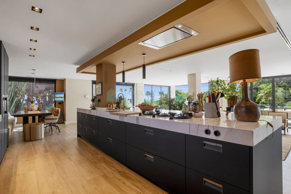 Villa en venta en El Rosario, Marbella Este