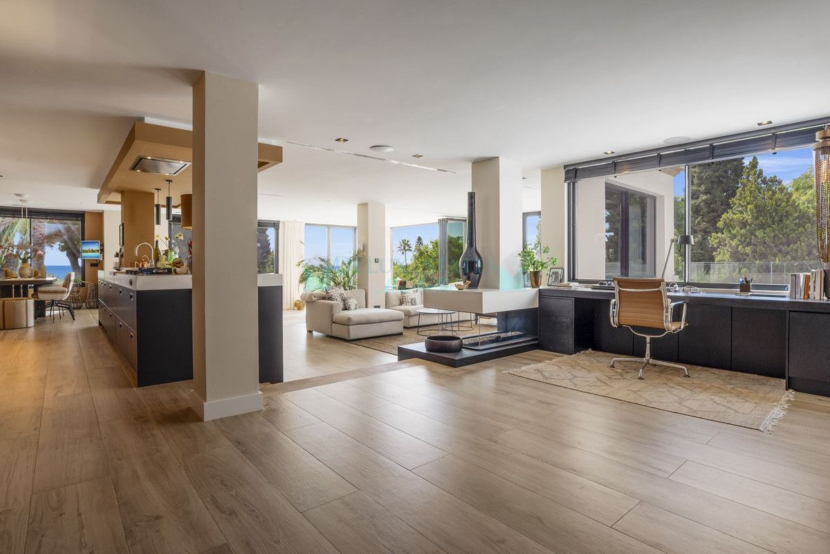 Villa en venta en El Rosario, Marbella Este