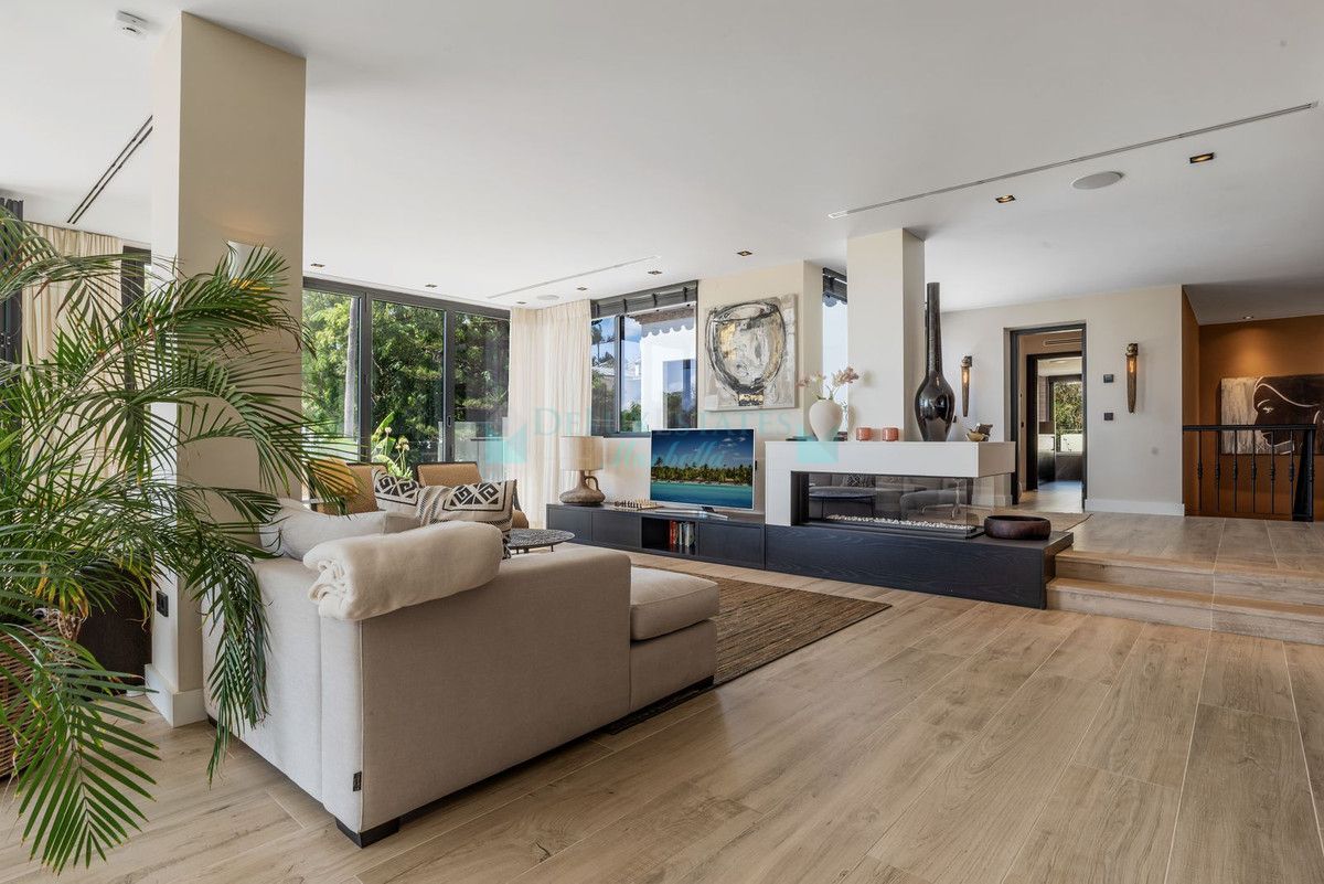 Villa en venta en El Rosario, Marbella Este