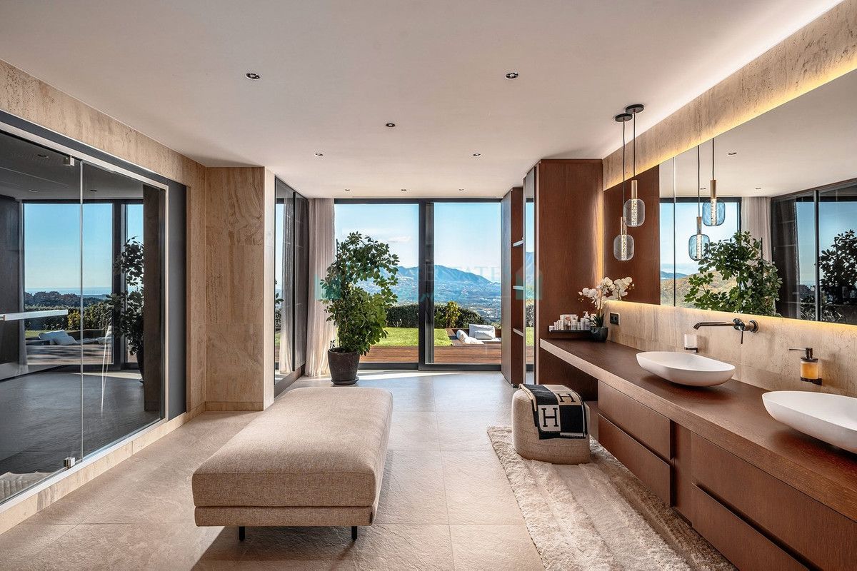 Villa for sale in Marbella