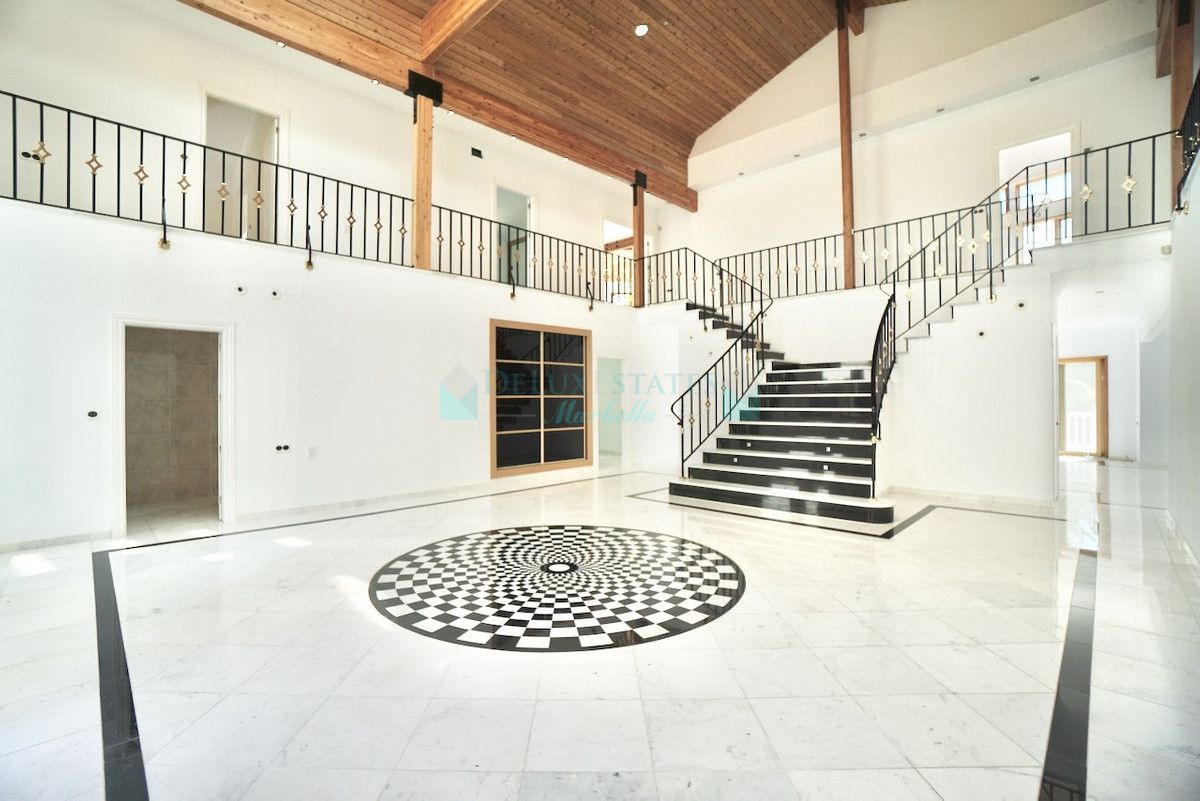 Villa for sale in Benahavis