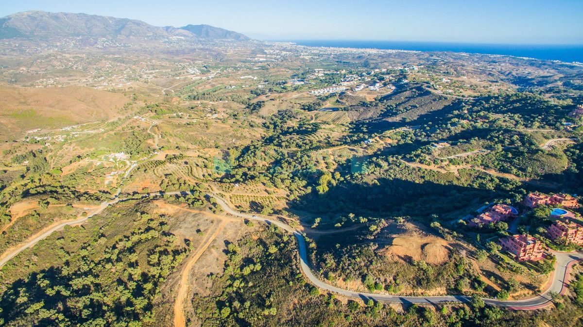 Finca for sale in La Mairena, Marbella East
