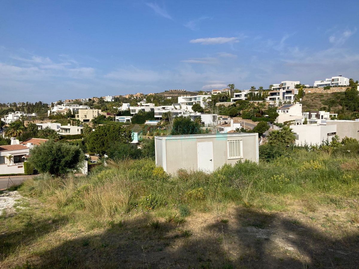 Plot for sale in Benahavis